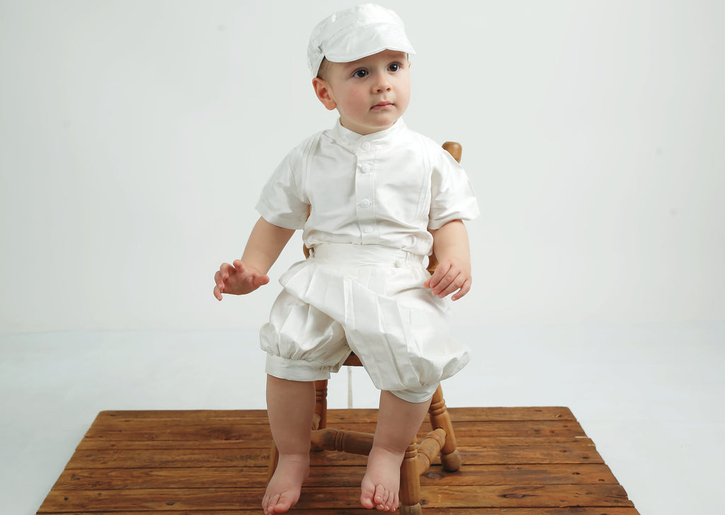 ropon traje para niño bautizo hecho en seda color blanca modelo B020 burbvus